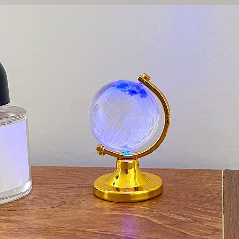 

Креативный мини-глобус: Стильное прозрачное украшение для рабочего стола и новогодний подарок