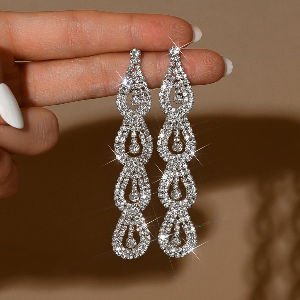 Ladies' fashionable water droplet earrings and jewelry are suitable for dates, parties, festivals, and gifts