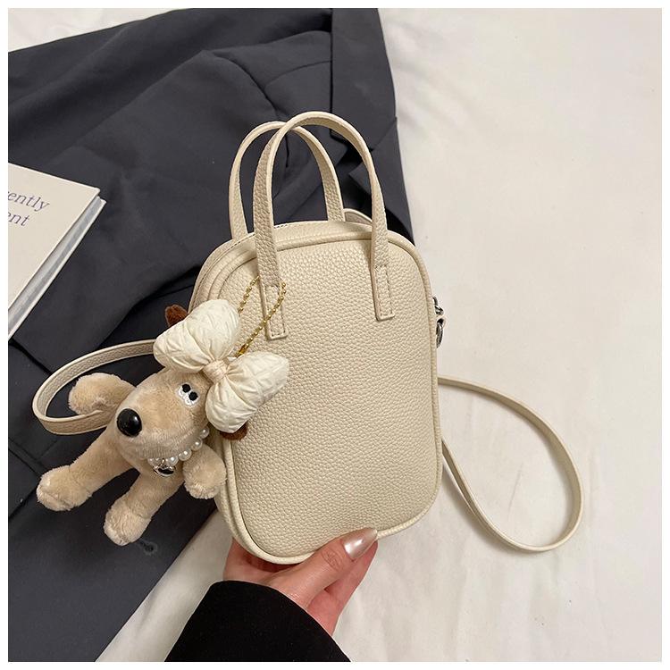 This year's popular fashion messenger small bag for women 2025 spring new trendy retro shoulder commuter bowling bag for women