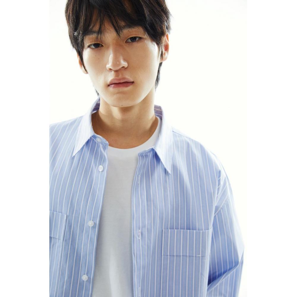 H M Utility sHirt Loose Fit ligHt Blue Striped