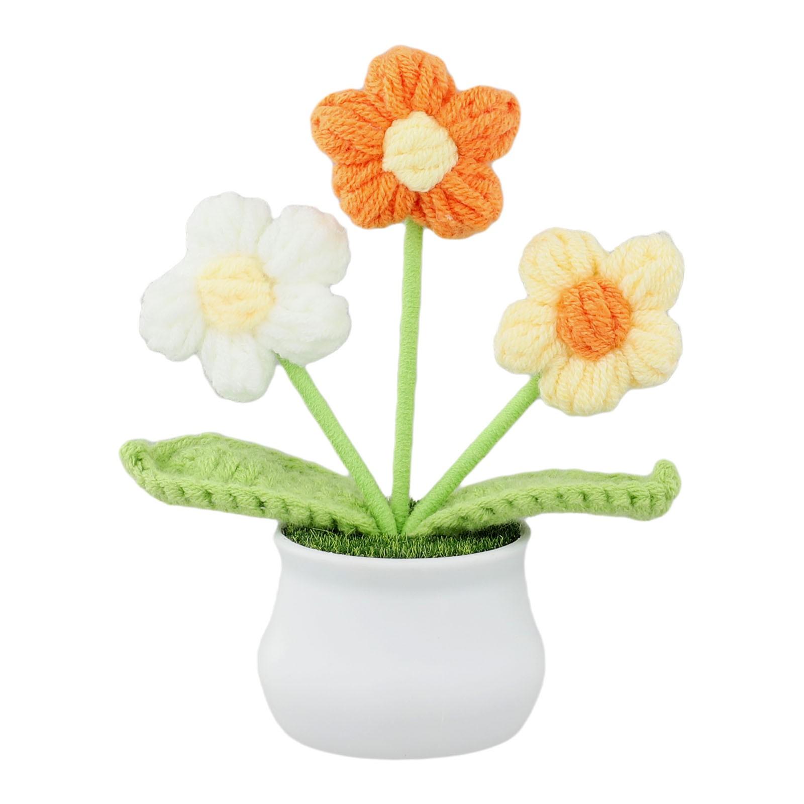 

Уникальный вязаный крючком цветочный горшок, идеально подходящий для улучшения эстетики в помещении yellow