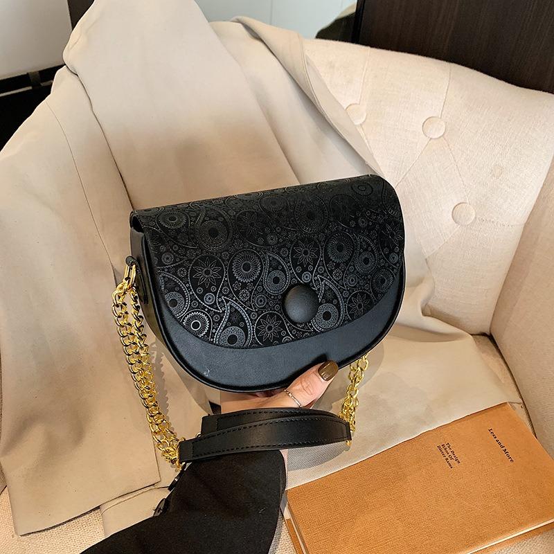 Spring small fresh solid color shoulder messenger bag new women's bag saddle bag fashion foreign trend