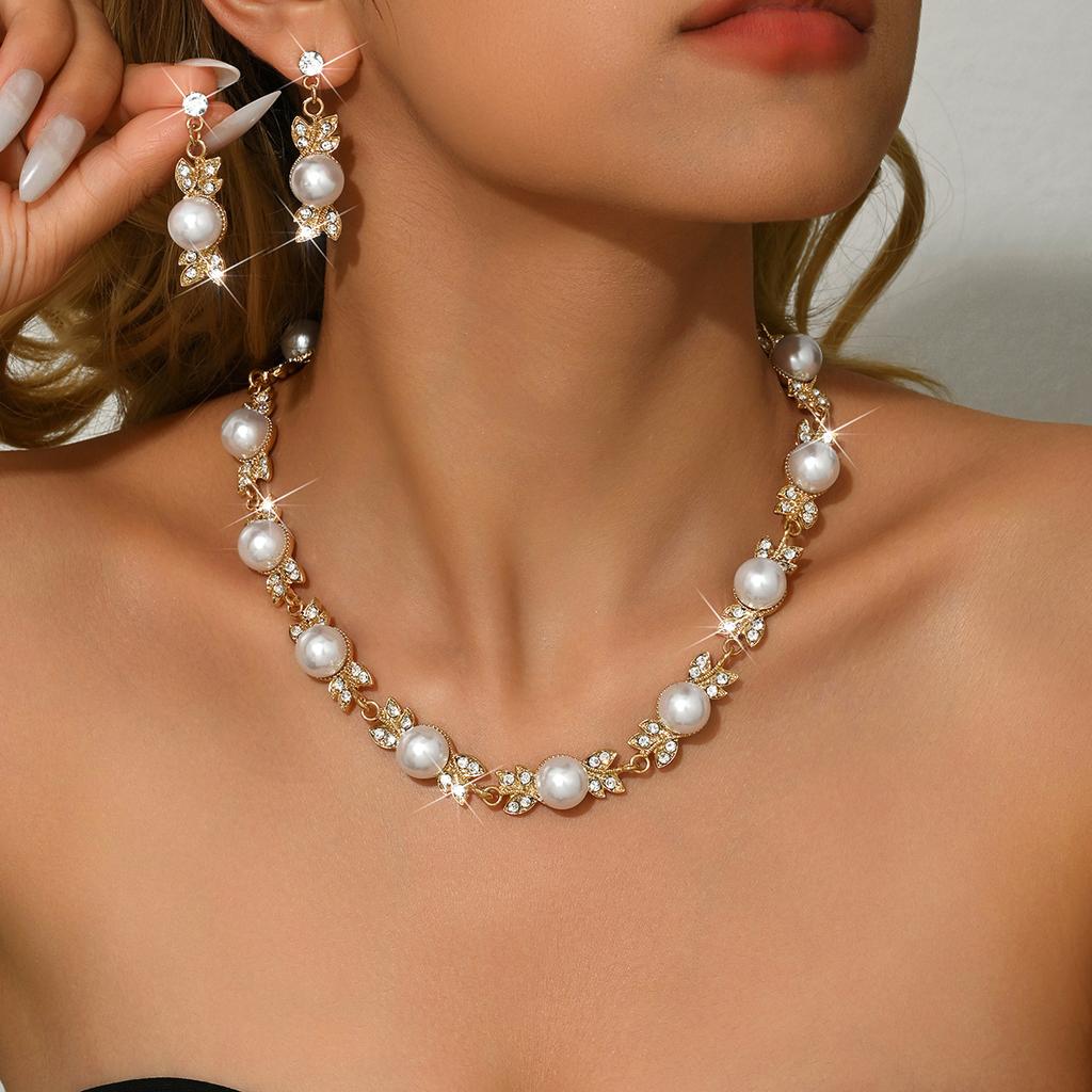 European and American Cross Border Jewelry Pearl Necklace Earring Set for Female Brides Retro High End Design Sense Set