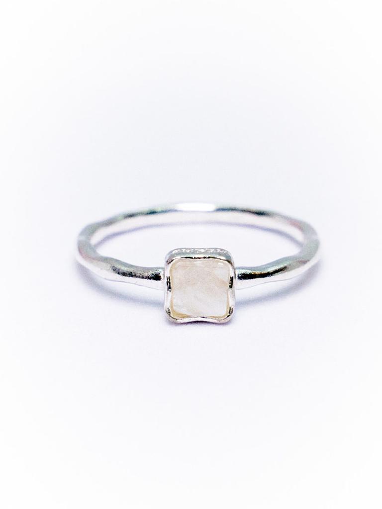 Harang Hr 178R_Rainbow Moonstone Ring(Square)