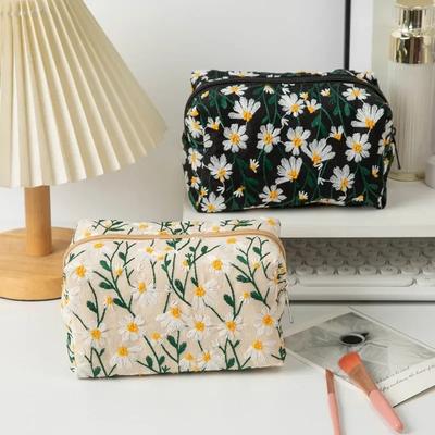 Embroidery Daisy Women's Makeup Bag Portable Coin Purse Key Case Cosmetics Lipstick Storage Bag Ins Storage Case