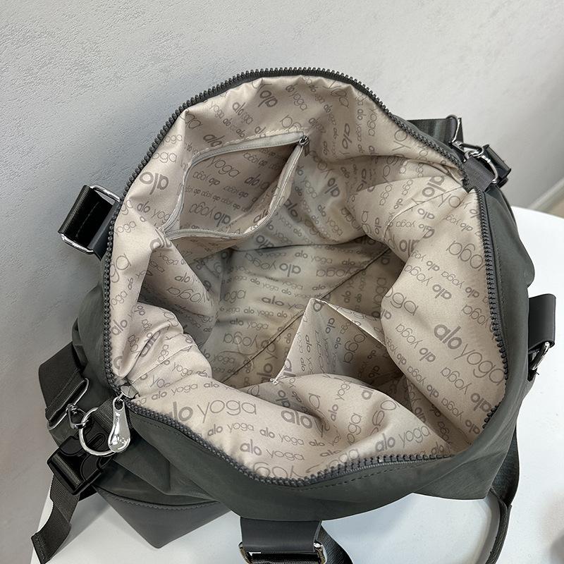 Popular Celebrity Style Large Capacity Yoga Bag, Luggage Bag with Waterproof Function, Fitness Bag