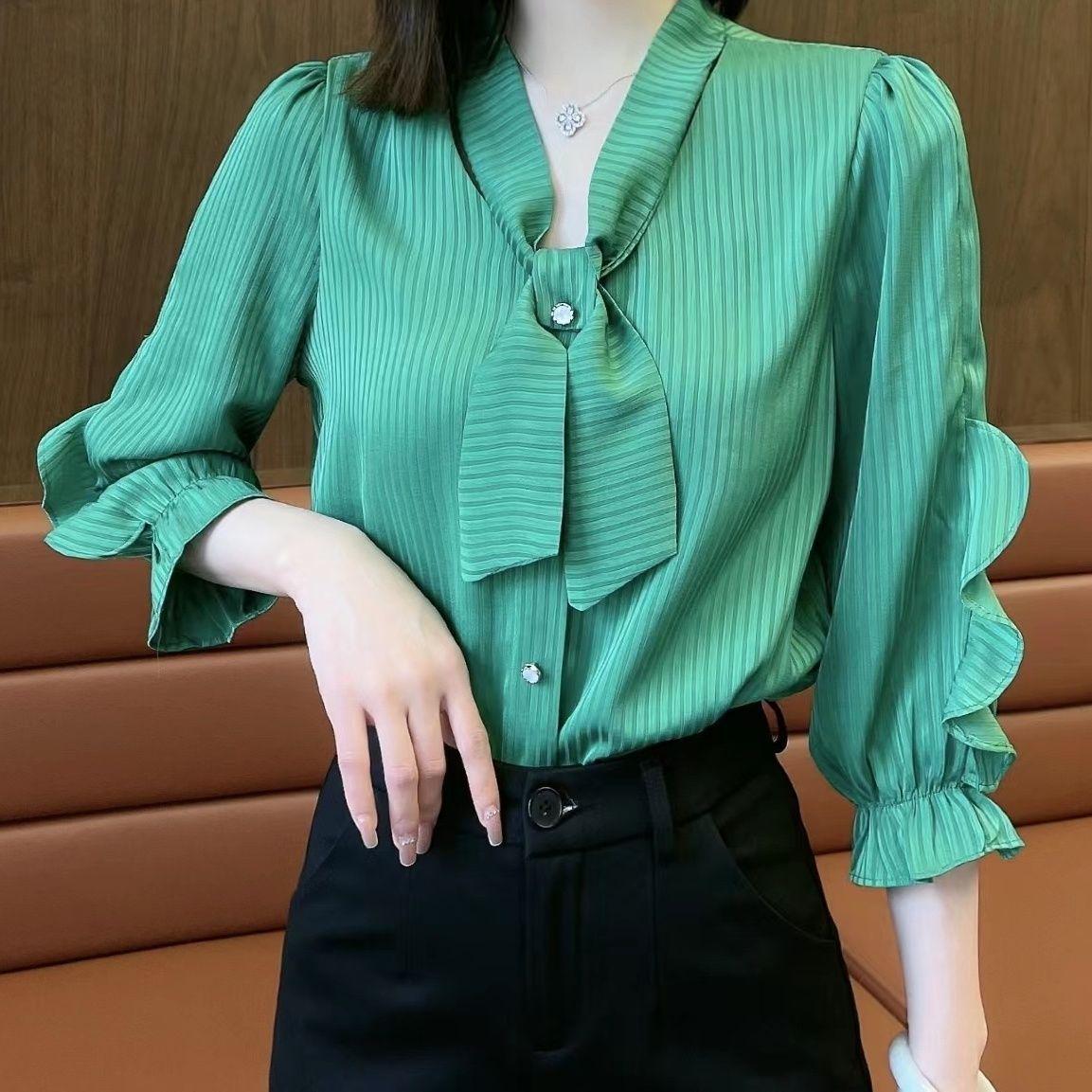 

Женская повседневная блузка с рукавами три четверти и оборками на весну/лето 2025 года Large зелёный