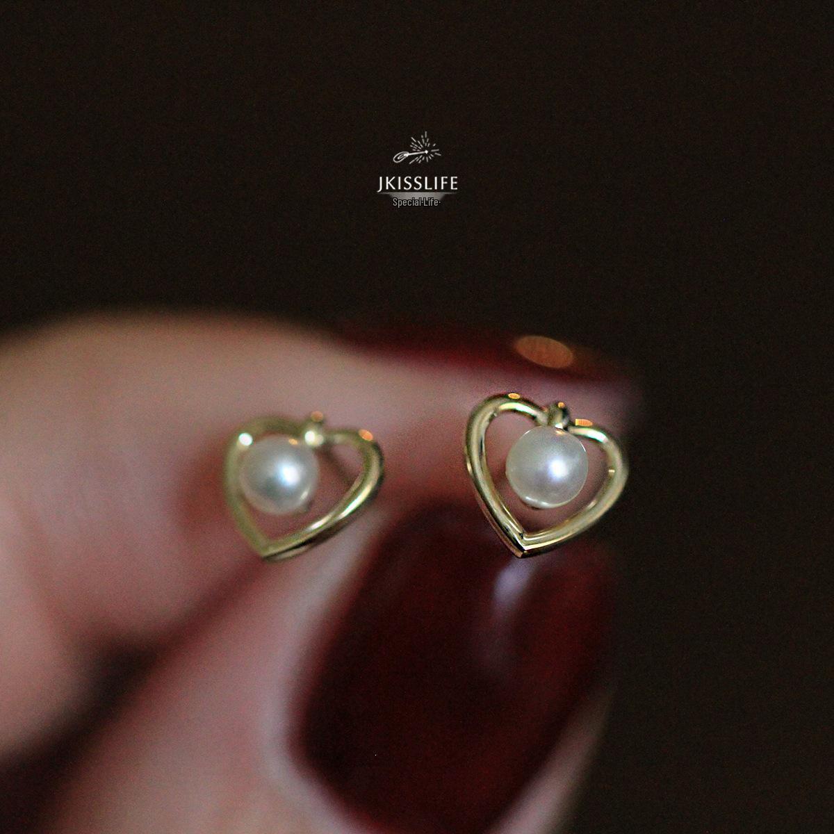 14K Gold-Plated Heart Pearl Stud Earrings, Japanese-Korean Style, Elegant & Versatile. Platinum Pair (with Silver Earplugs)