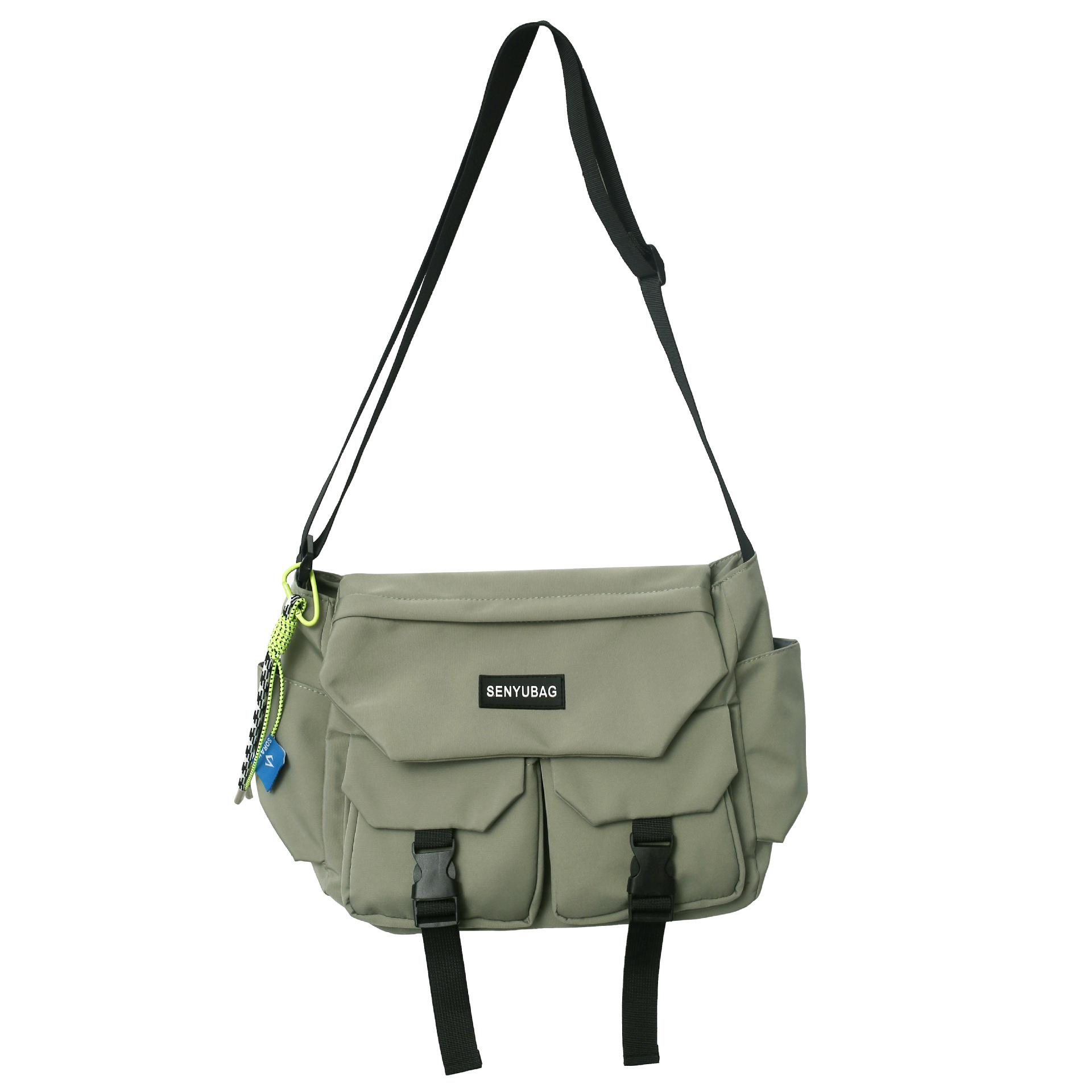 

Korean version of casual shoulder bag women s 2025 autumn and winter personality trendy cool bag large capacity solid color simple student cros Single Pack