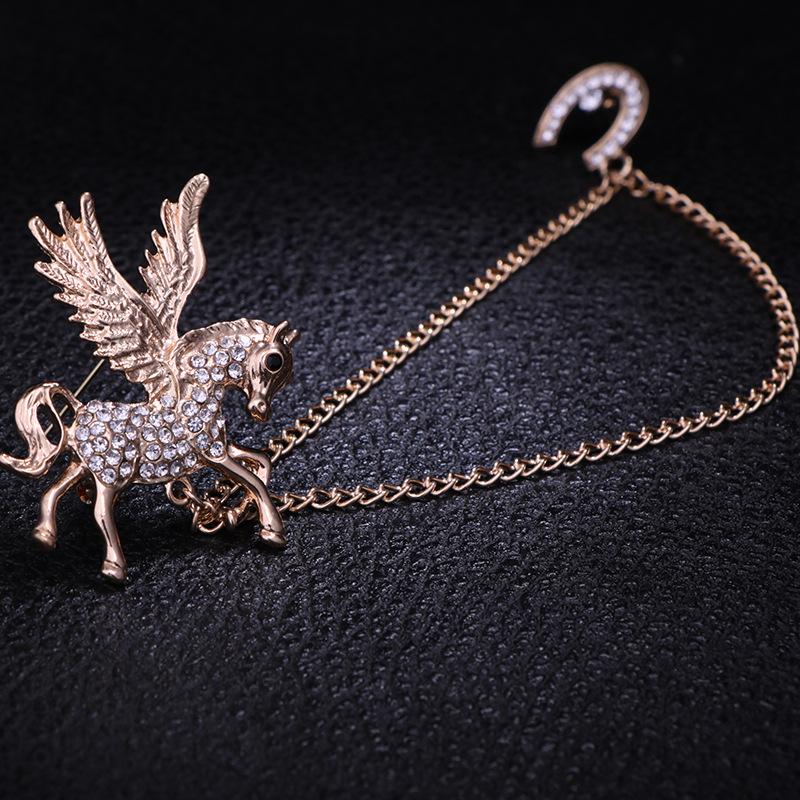 Alloy Wing Horse Chain Brooch Zodiac Pony Pins Women Men Clothing Accessory Suit Lapel Corsage  Year Gift