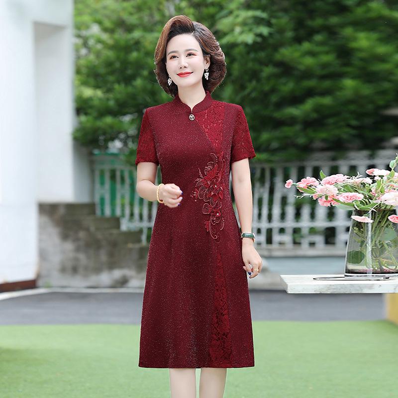 Elegant Short-Sleeve Cheongsam Dress for Stylish Mothers and Mother-in-Laws at Weddings