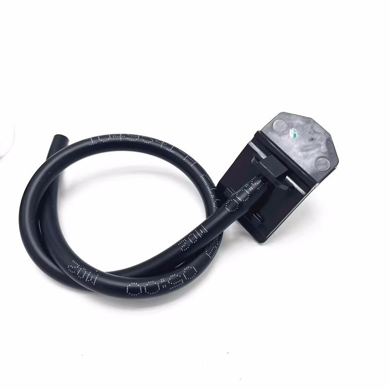 For NISSAN 2008-2012 ALTIMA  Front Windshield Spray Nozzle  Wiper Spray Nozzle  Auto Parts