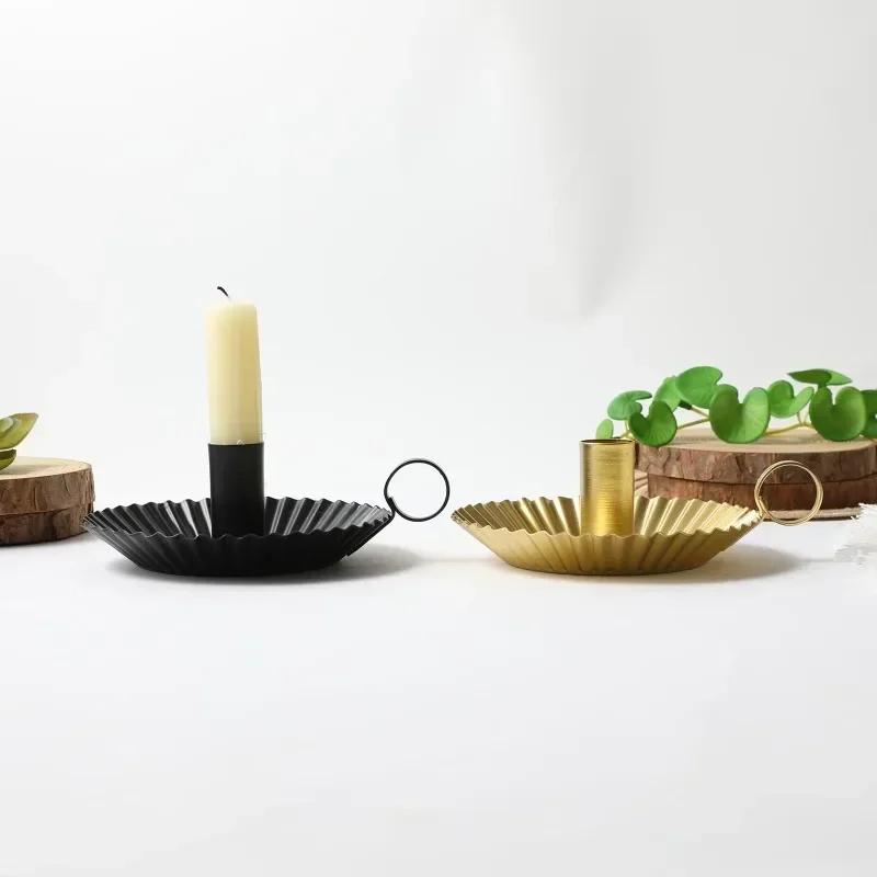 Minimalist European Style New Candle Holder with Handle Pleated Base Candle Holder  Home and Home Candle Holder Decoration