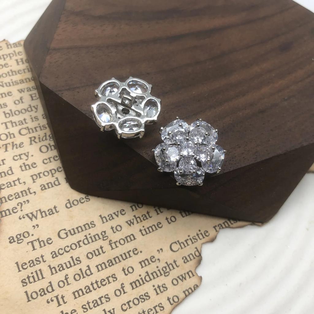 5pc/lot Luxury crystal buttons Cubic zirconia button for clothes Decorative CZ sewing rhinestone buttons for cashmere cardigan