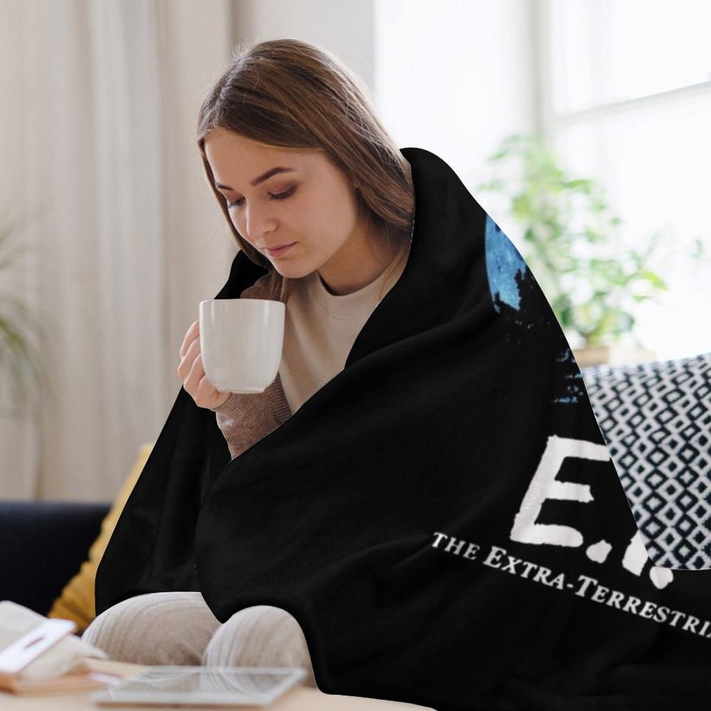 ET The Extra terrestrial The Moon Throw Blanket Easy Care Comfortable Blanket for Couch