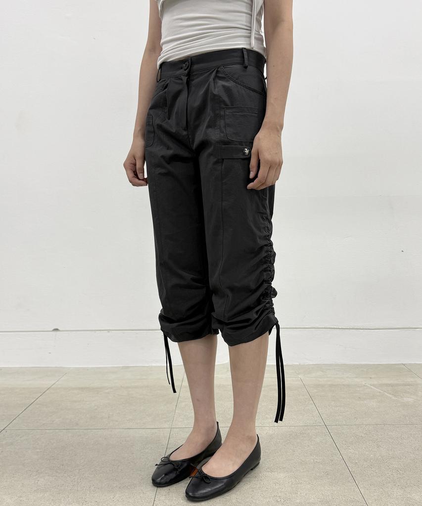 Peulleeoeob Structured Capri Pants (Fl-271_Black)