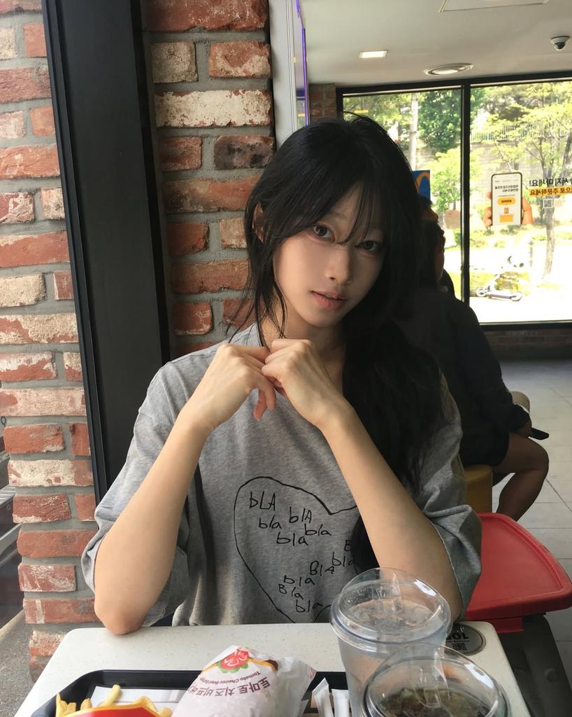 Yokitoki Bla Bla Heart Over Fit T-Shirt [Grey]