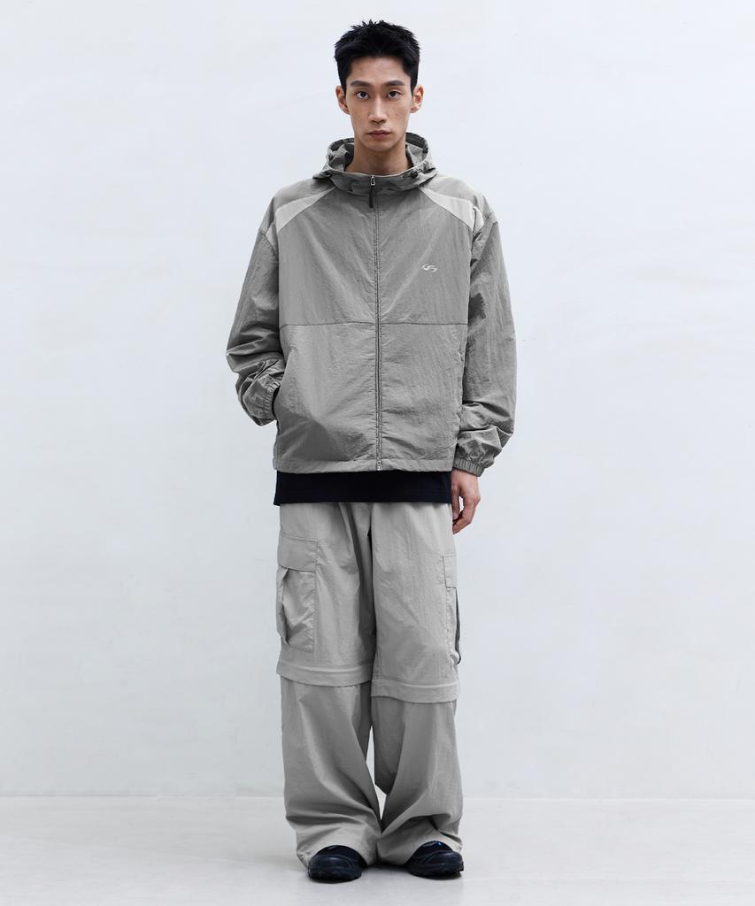 Filluminate Sheer Leisure Logo Windbreaker - Black