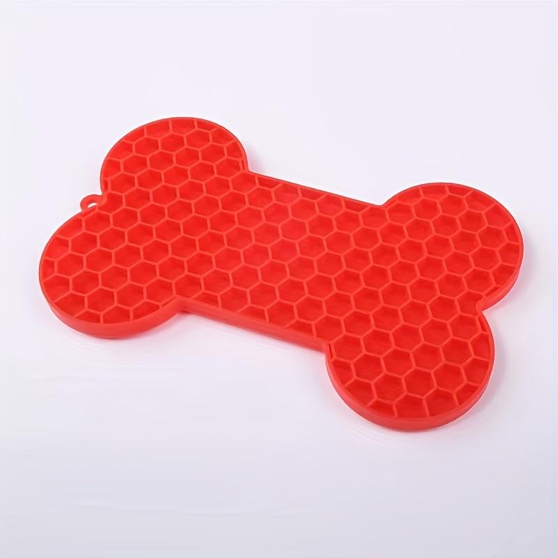 

Anxiety Relief Lick Mat - Slow Feeder with Suction Cup for Butter and Snacks - Bone-Shaped Pet Licking Pad красный
