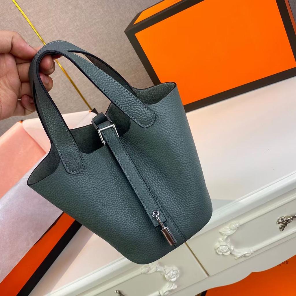 Hochwertige halbhandgefertigte Gemüsekorbtasche togo erste Schicht Rindsleder Pendlertasche echtes Leder tragbare Beuteltasche Damen 18cm