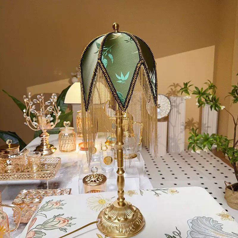 

Французская Ретро Настольная Лампа с Кисточками - Высококлассный Романтичный Европейский Стиль Ночник Warm Light Tassel Desk Lamp