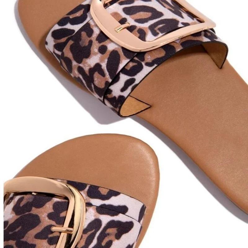 Fashion New Fashion One-word Buckle Slippers Women's Leopard Print Square Root Flat Slippers Luxury Sandals Women Designers 2025