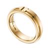 Tiffany & Cia. Anel Tiffany Série T Logo Estreito Gravado com Letra Unissex Dourado GRP09675