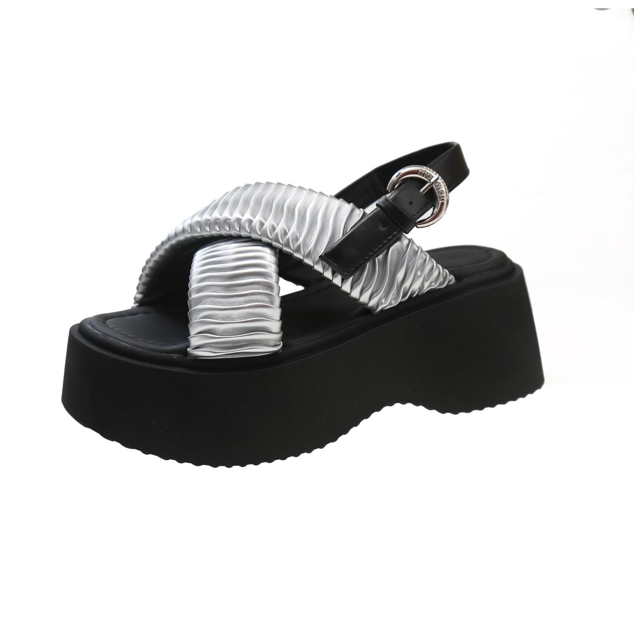 

2024 Новые летние сандалии, модные, удобные и повседневные, на толстой подошве, на платформе, в британском стиле, повседневная женская обувь 40 серебряный