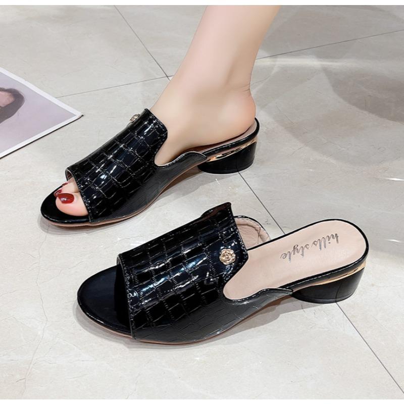 Fashion Designer Soft Leather Women Shoes Red Sexy Flipflop Slippers Summer Fashion Heels Slides Shoes for Girls Comfortable Sandals