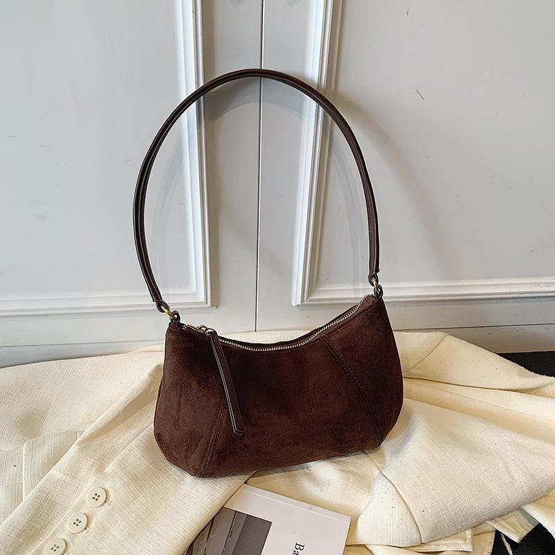 Large Capacity Bag Women's Autumn and Winter Retro Niche Design Shoulder Messenger Bag Commuter Dumpling Bag