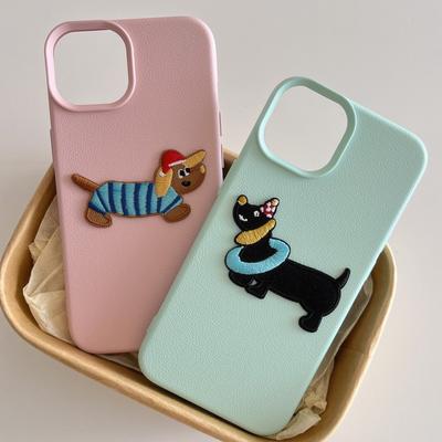 Three-dimensional Embroidery Dachshund for IPhone 16 Mobile Phone Case 14promax Lychee Pattern for IPhone13/12/15
