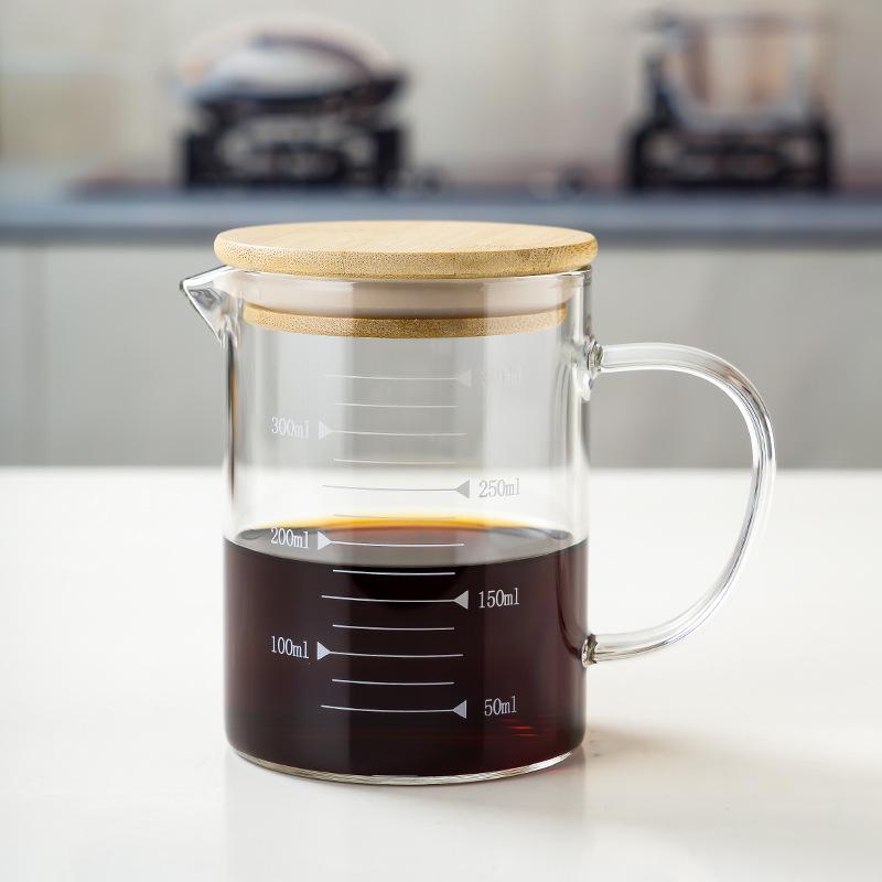 Heat-Resistant Borosilicate Glass Measuring Cup with Scale
