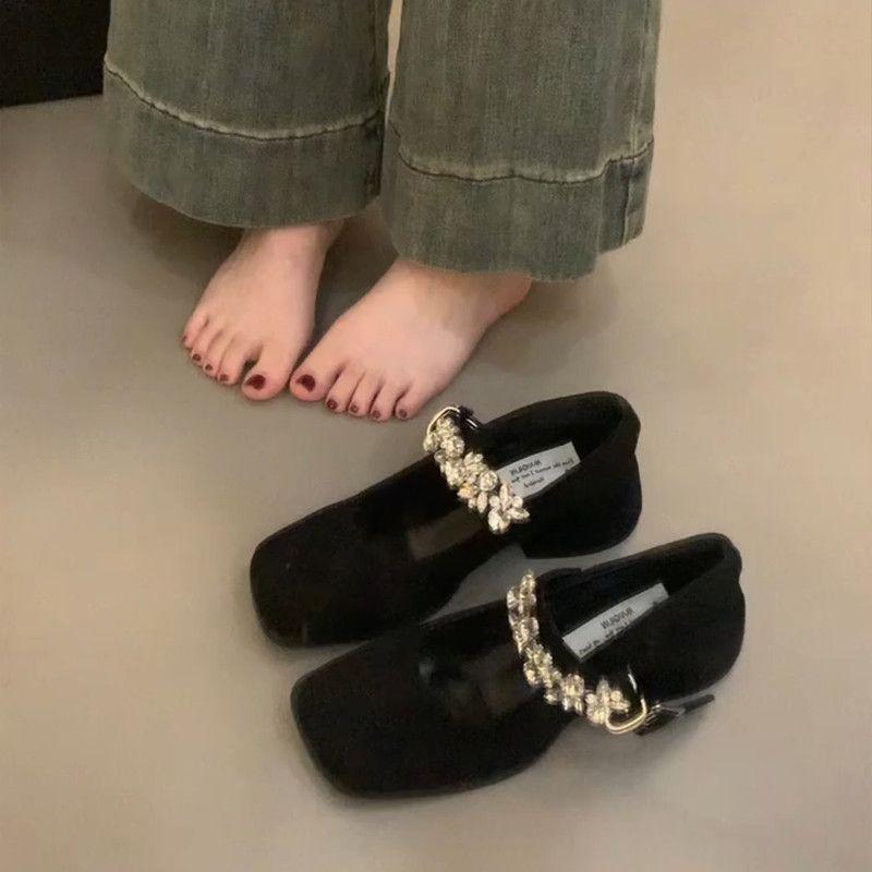 French small fragrant style square head thick heel black high heels women's autumn 2025 new chain Mary Jane small leather shoes