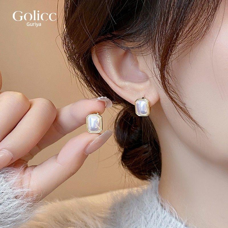 Square Sugar Pearl Earrings New 2023 Best Selling French Earrings Female Accessible Luxury Special-Interest Design Fancy Temperament Ear Clip