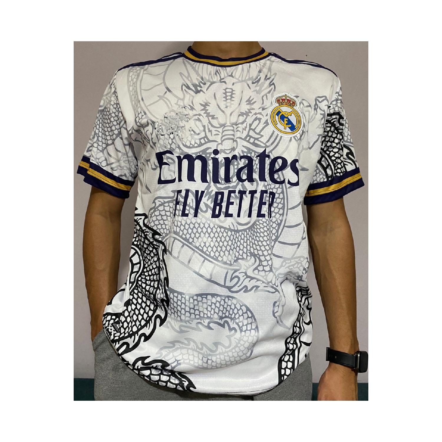 

Джерси Роналду с дизайном белого дракона