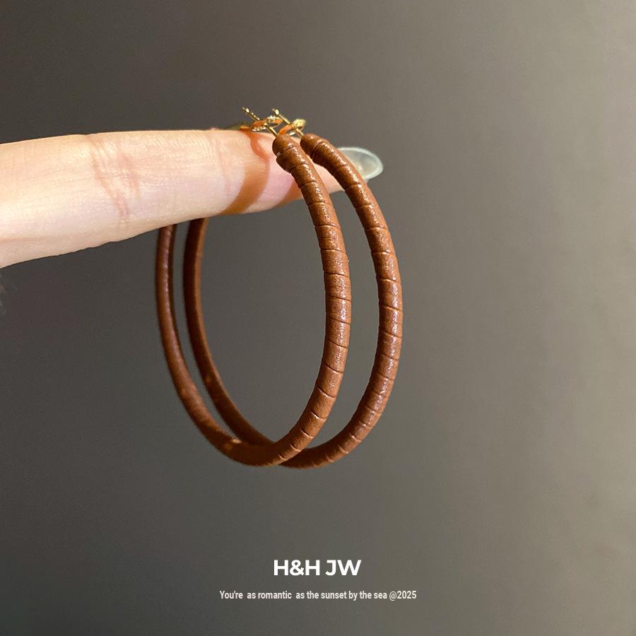 Silver Needle Leather Wrapped Round Earrings Fashion Commuter Simple Earrings Niche Premium Temperament Earrings Women