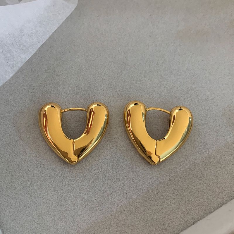 Accessible Luxury European and American Metal Women's Heart Shaped Cold Sex Style Ear Clip