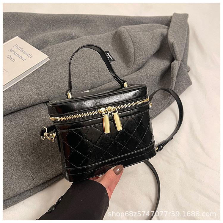 Premium Sense Box Bag Women's Versatile 2025 New Autumn and Winter Fashion Shoulder Messenger Bag Women's Portable Bucket Bag