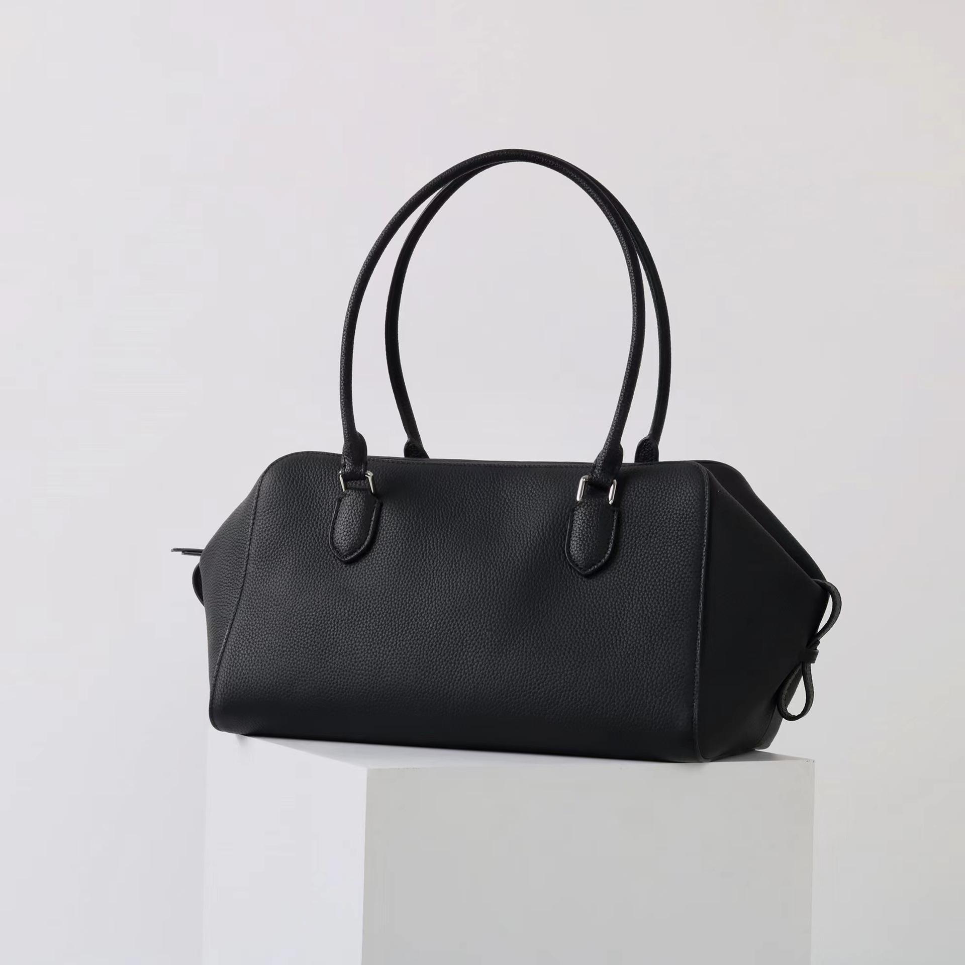 Элегантная серая кожаная сумка через плечо – Легкая и стильная для путешествий