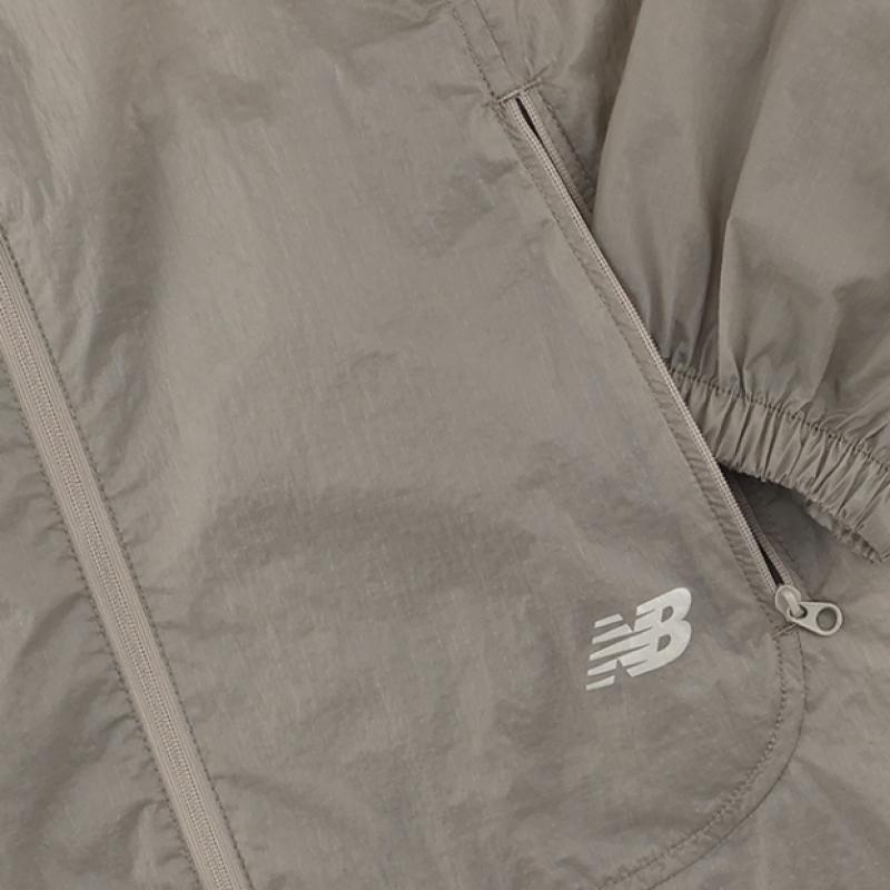 New Balance Women Breeze Light Ultra Lightweight Woven Jacket Nbnag2w522