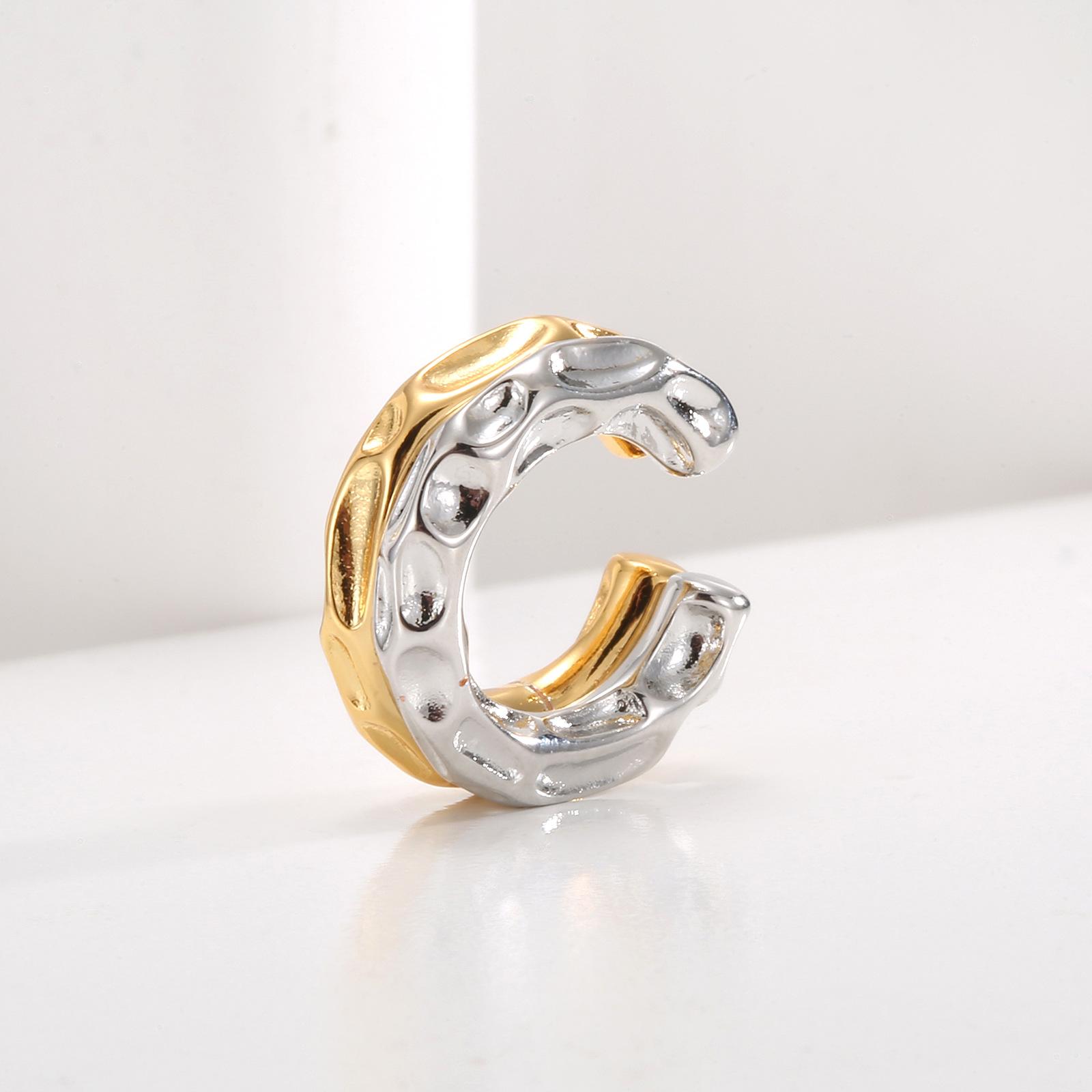 

Холодные ушные клипсы Без проколов ушей Продвинутое чувство Легкая роскошь Мода Индивидуальность Контрастный цвет Контрастный выпуклый дизайн Клипсы-косточки для ушей