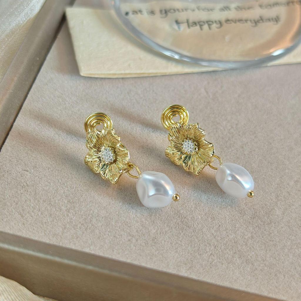 Pearl Mosquito Coil Disc Ear Clips: No-Pierce, Elegant French-Style Earrings for Women