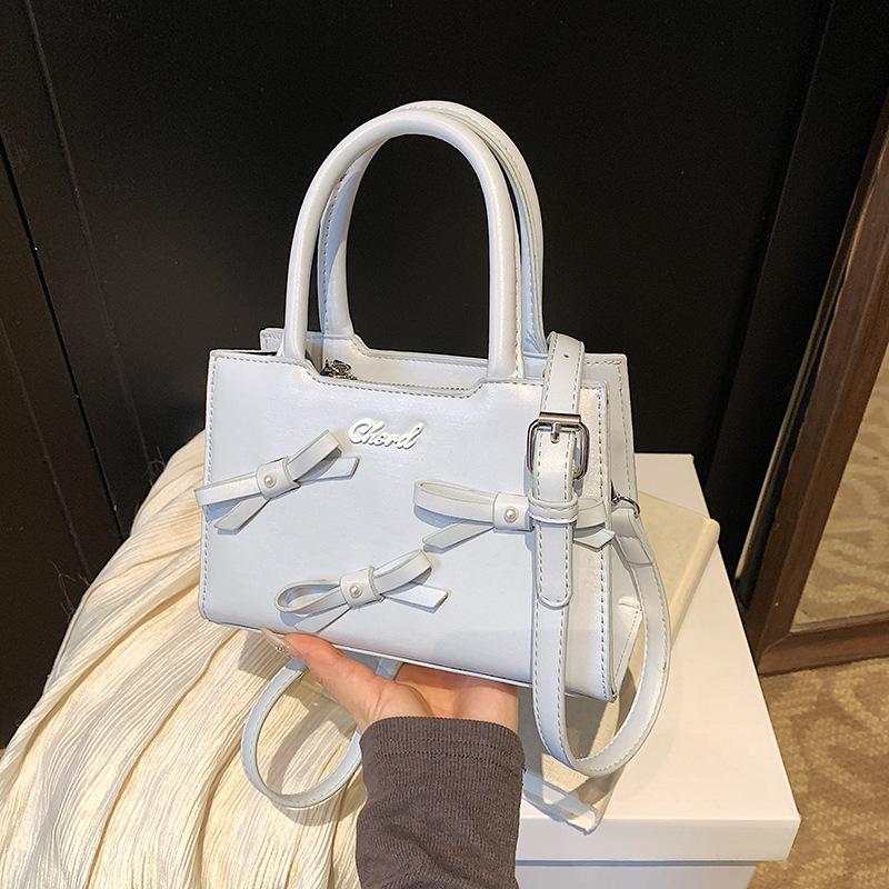 

Portable simple and versatile small square bag 2025 spring new Korean version high-end fashion shoulder bag commuter messenger bag синий