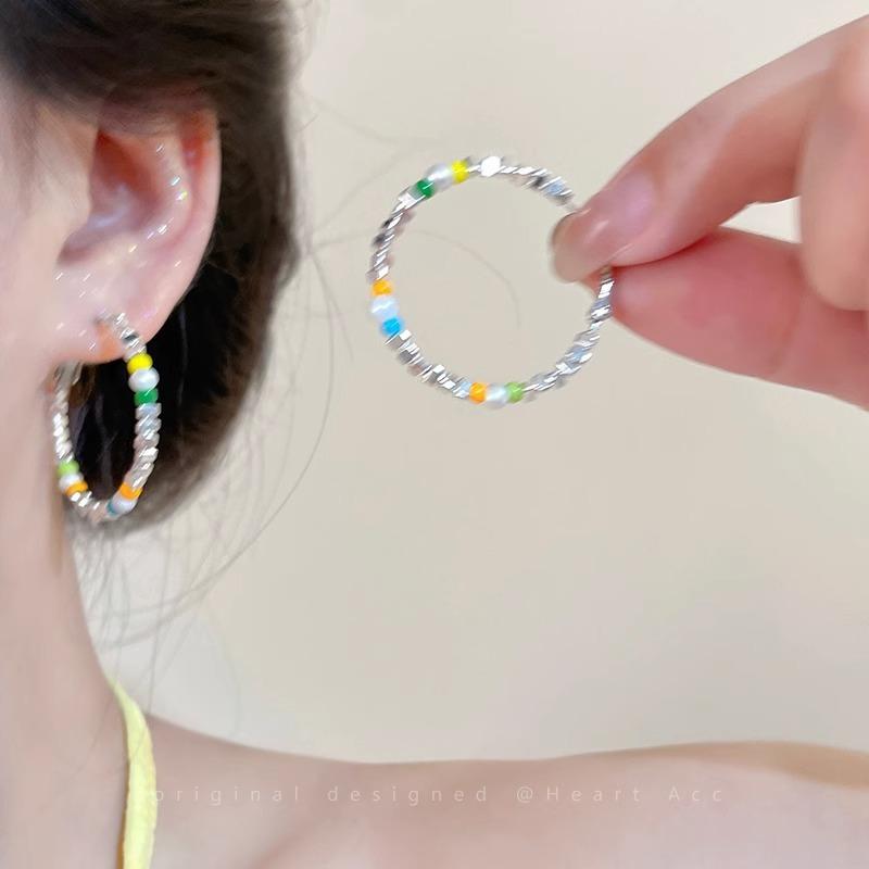 Color beaded broken silver circle earrings women's niche sense unique earrings temperament versatile square round face earrings