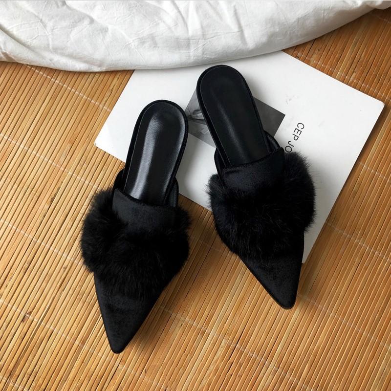 Lente en Herfst Nieuwe Mode Dunne Hak Hoge Hak Harige Sleep Platte Zool Puntige Neus Baotou Halve Slippers Trend