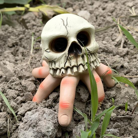 Skull Finger Ornament, Resin Carving Halloween Decoration, Lifelike Bone Texture Scary Dark Hunting Style Figure, for Outdoor Party Desktop Gift