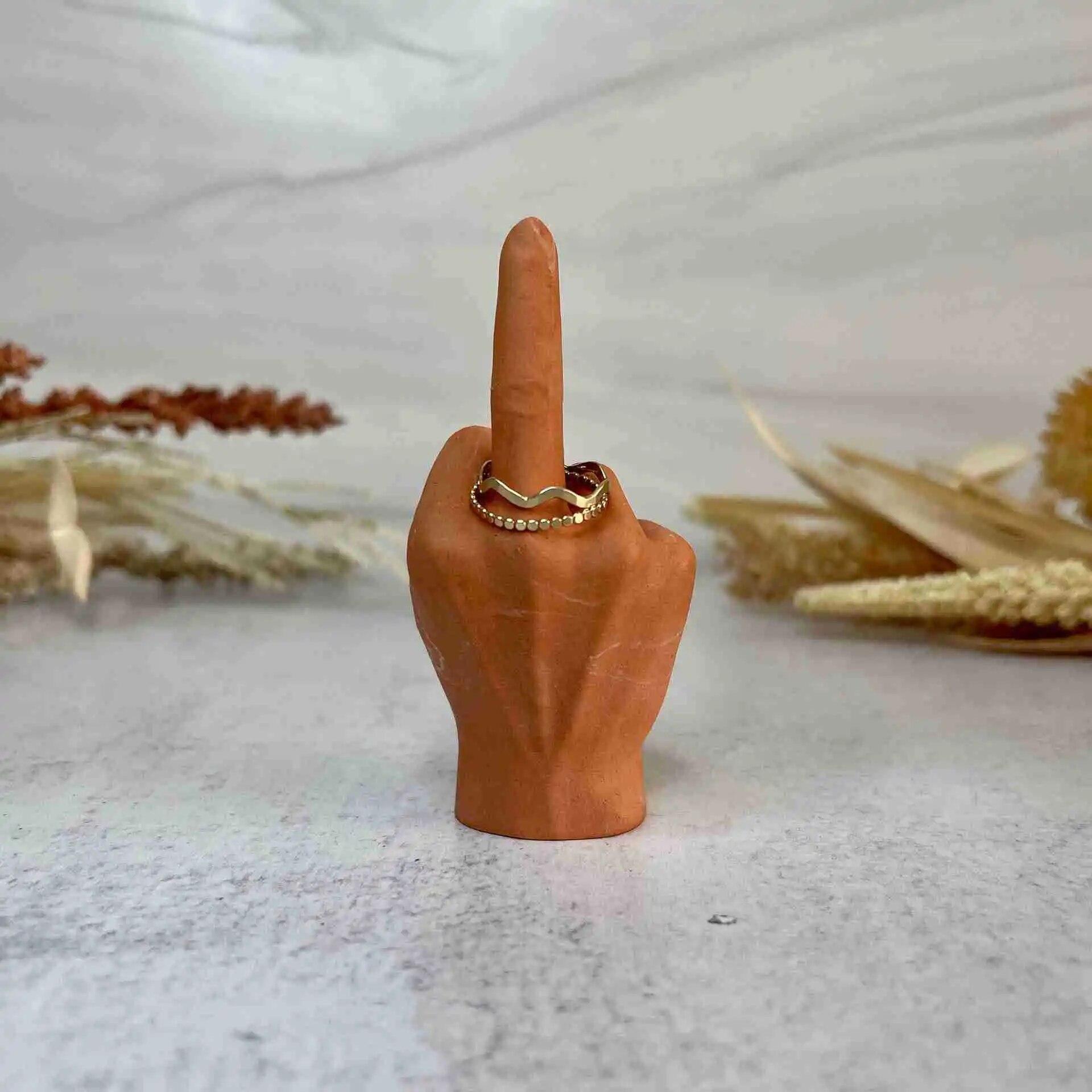 Держатель для колец из смолы — фото 7