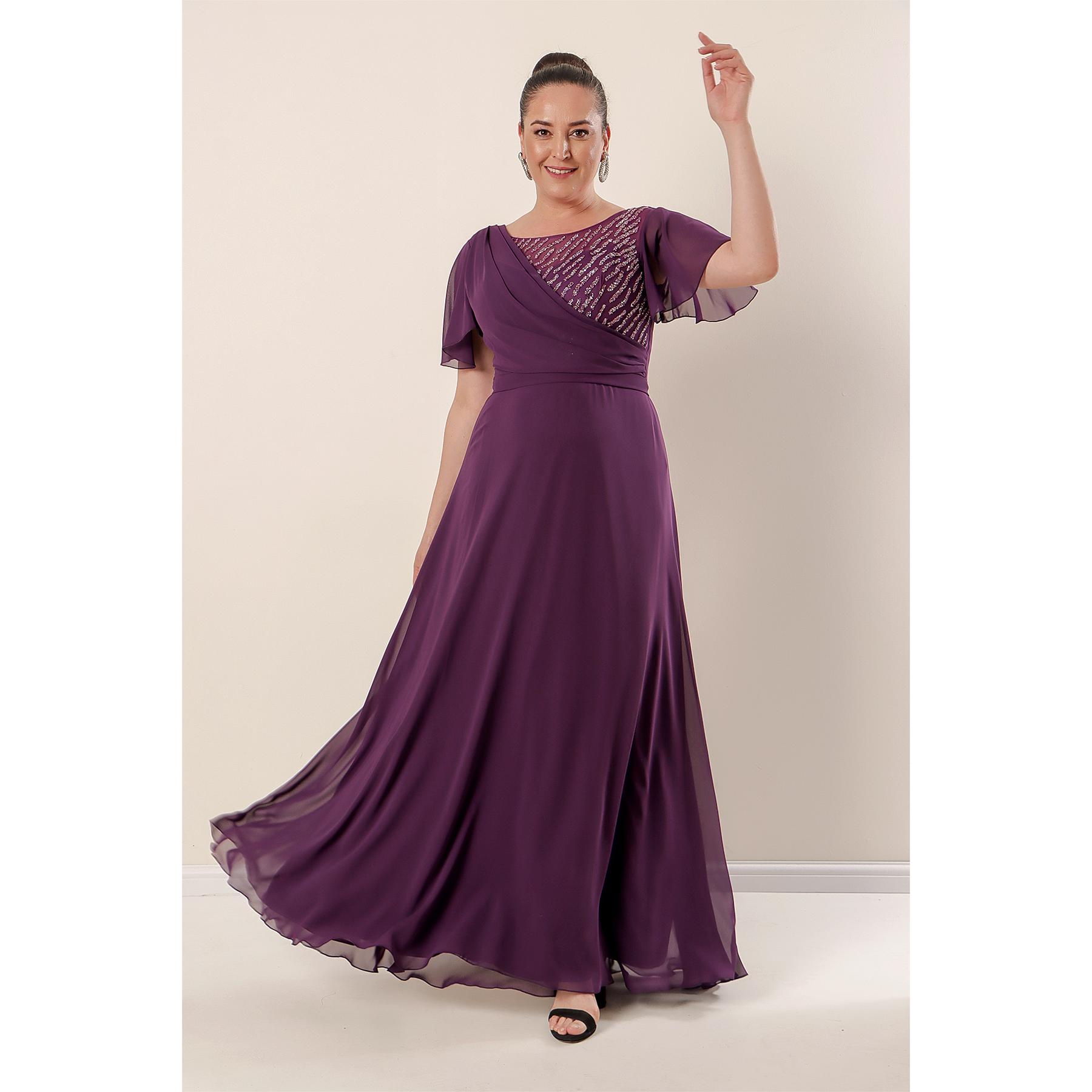 

Длинное шифоновое платье больших размеров с вышивкой бисером на подкладке спереди