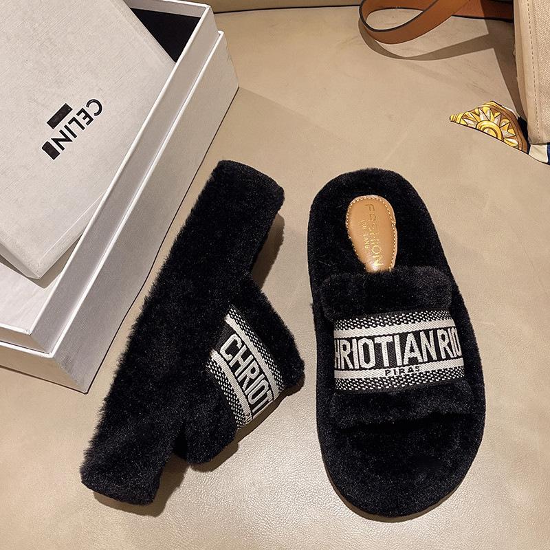 Thick-soled Fluffy Slippers Women Wear 2025 New Autumn and Winter Fashion Plush Shoes Go Out Internet Celebrity Foreign Gas Cotton Mop