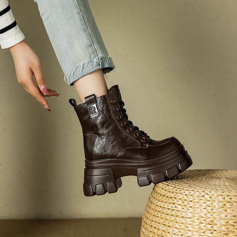 Short boots for women in autumn and winter 2026  new style with thick sponge sole and increased height inside